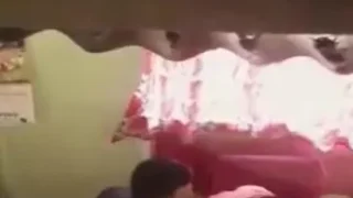 مدام تعمل نياكة من عشيقها في غرفة النوم