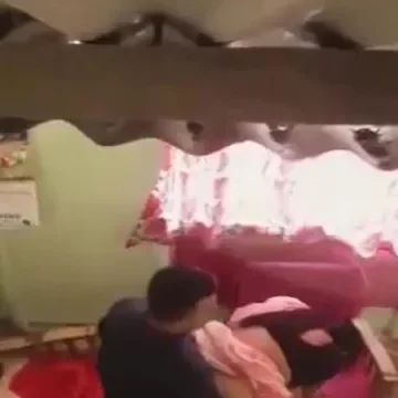 مدام تعمل نياكة من عشيقها في غرفة النوم