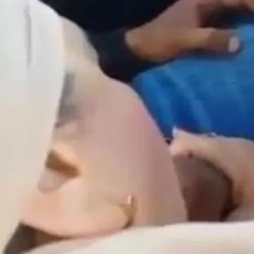 قحبة جزائرية محجبة تمص قضيب سائق التاكسي