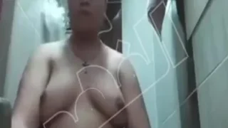 ملفاية مصرية هايجة في الحمام تعمل سبعة ونص