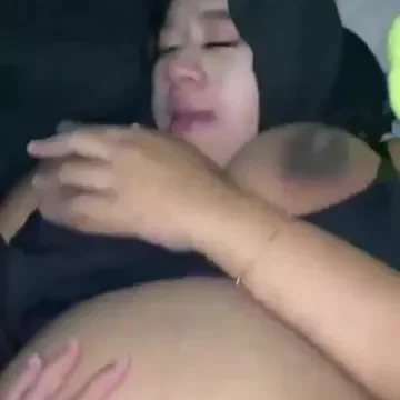 نيك محجبة حامل في كسها المولع