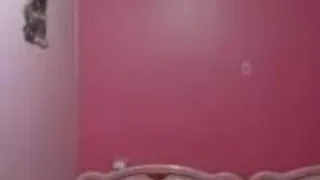 نيام مع مراته وهي عارية يحضنها ويبوسها