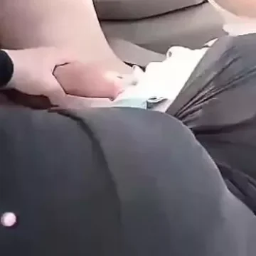 محجبة سعوديه تمص الزبر داخل سيارة