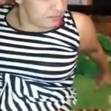 نتاية عراقية تمص القضيب وتتناك في طيزها وكسها