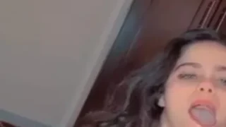 مغربية سكسية تمص القضيب وتتناك امامي وخلفي نار